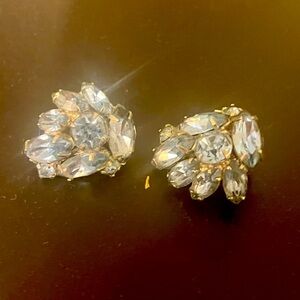 Vintage Art Deco clip earrings.   Beautiful sky blue.  No markings